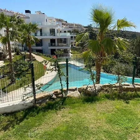 Nuevo Y Luminoso Apartamento De Lujo * Εστεπόνα